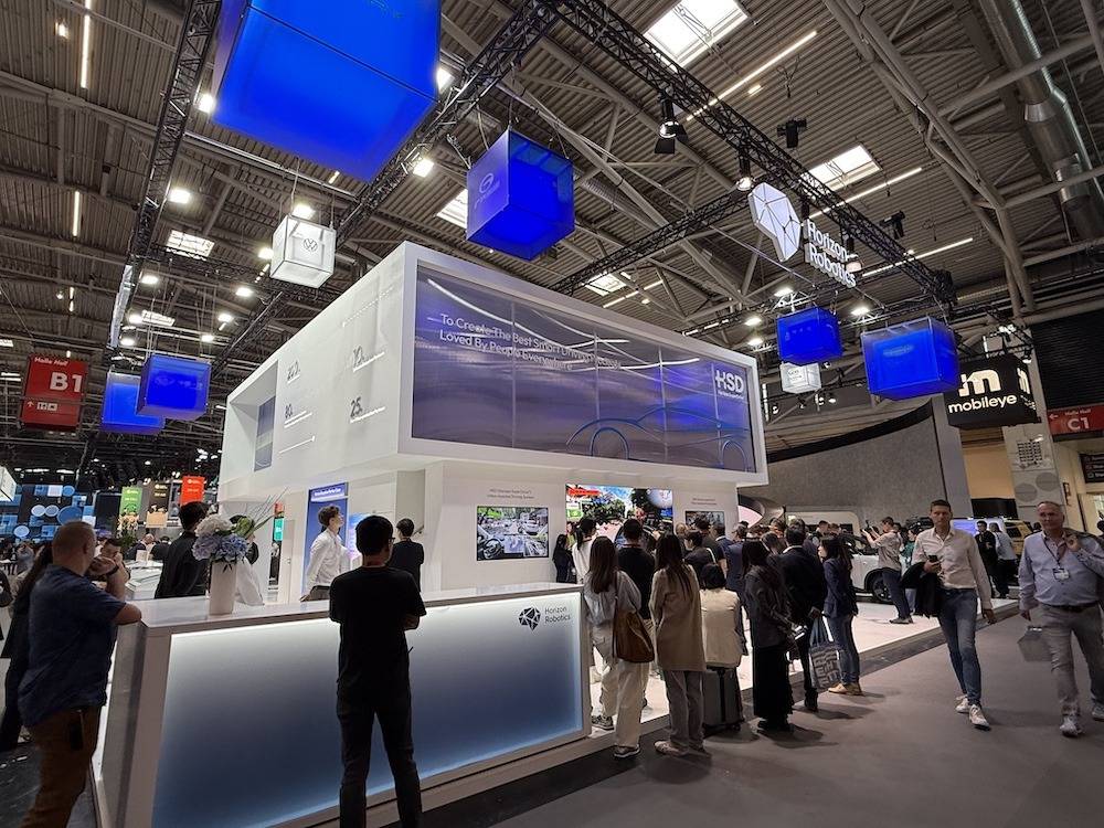 余凱最新采訪:輔助駕駛正像4G一樣平權,更多海外車企會放棄自研