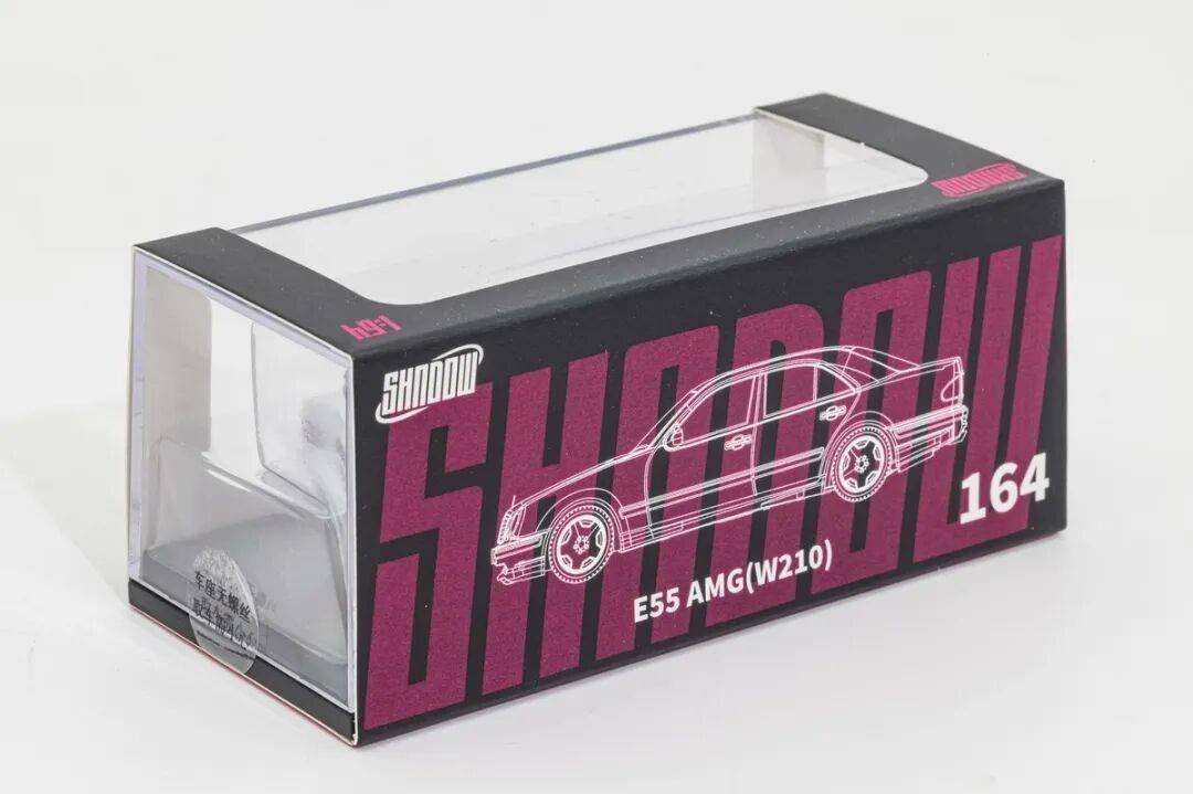 手掌上行政豪華轎車的狂暴之心