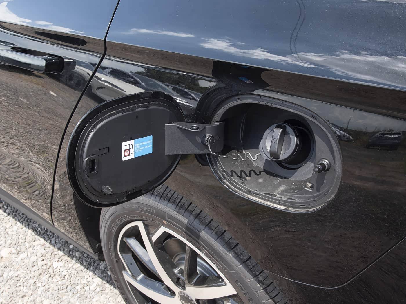 公然給友商“遞刀”?比亞迪明目張膽搞“減配”了,少了28.6%