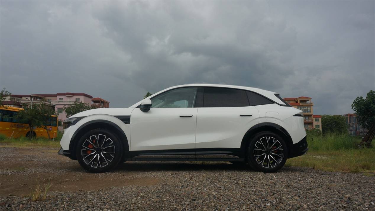 獨立試駕極氪7X:水桶之選非常均衡,只有智駕還是短板