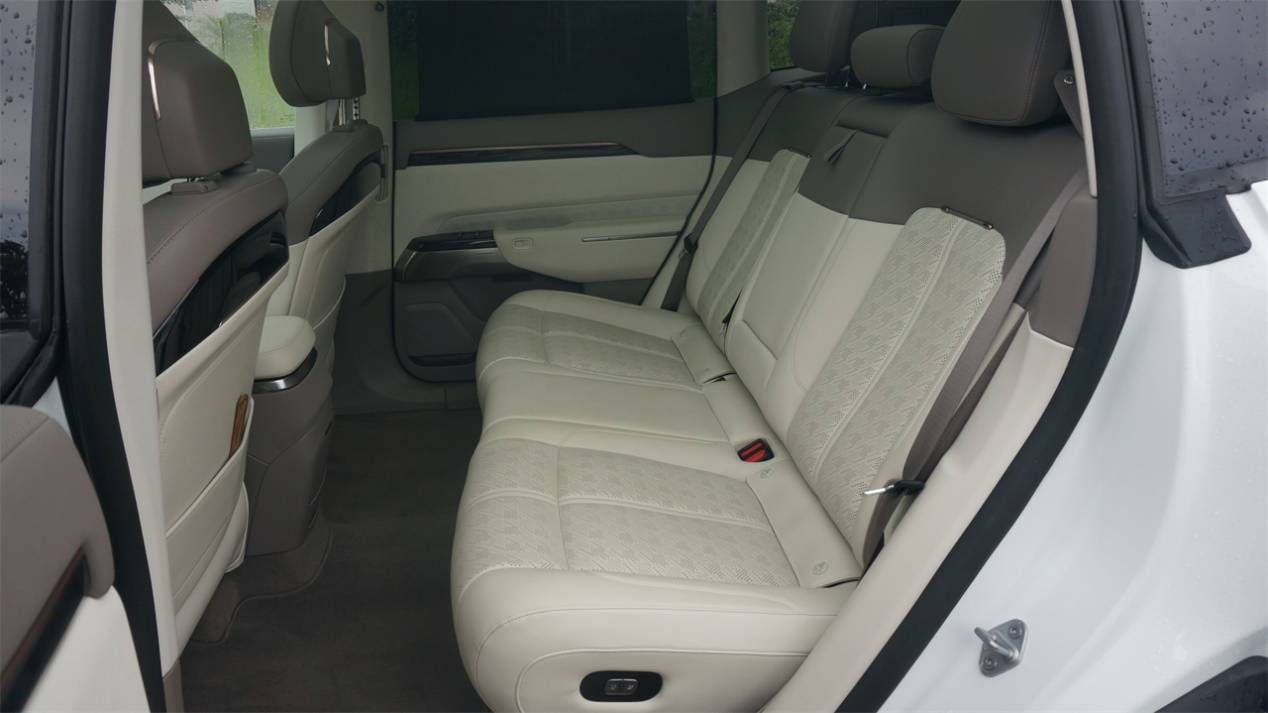 獨立試駕極氪7X:水桶之選非常均衡,只有智駕還是短板