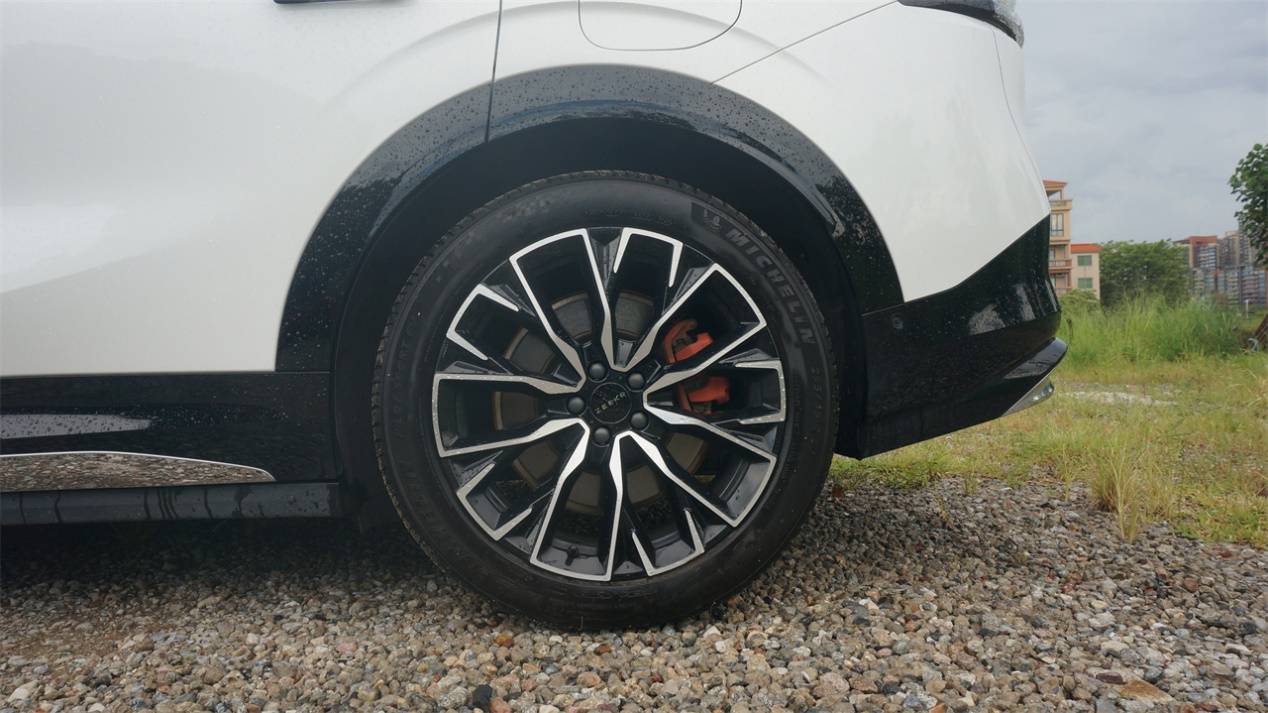 獨立試駕極氪7X:水桶之選非常均衡,只有智駕還是短板