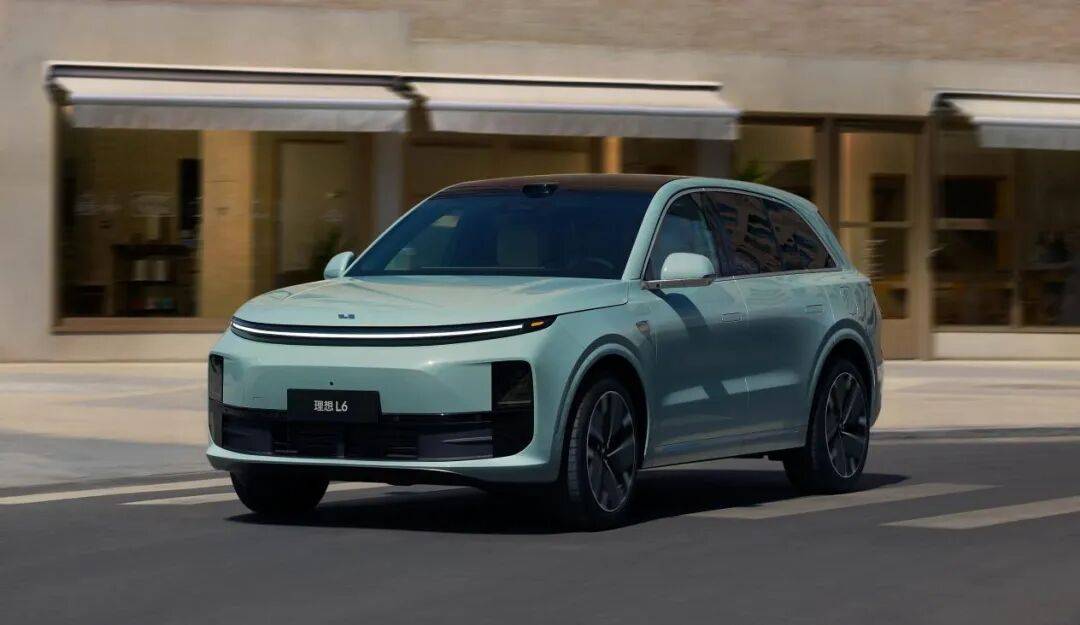 全新問(wèn)界M7“爆單”!理想i6上市在即,又是一場(chǎng)硬仗?