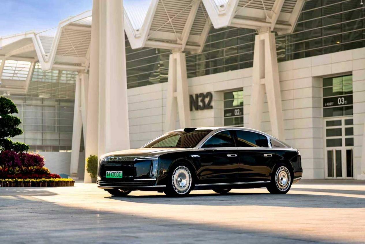 中式豪華重新定義百萬豪車 尊界S800大定超15000臺(tái),超越邁巴赫!