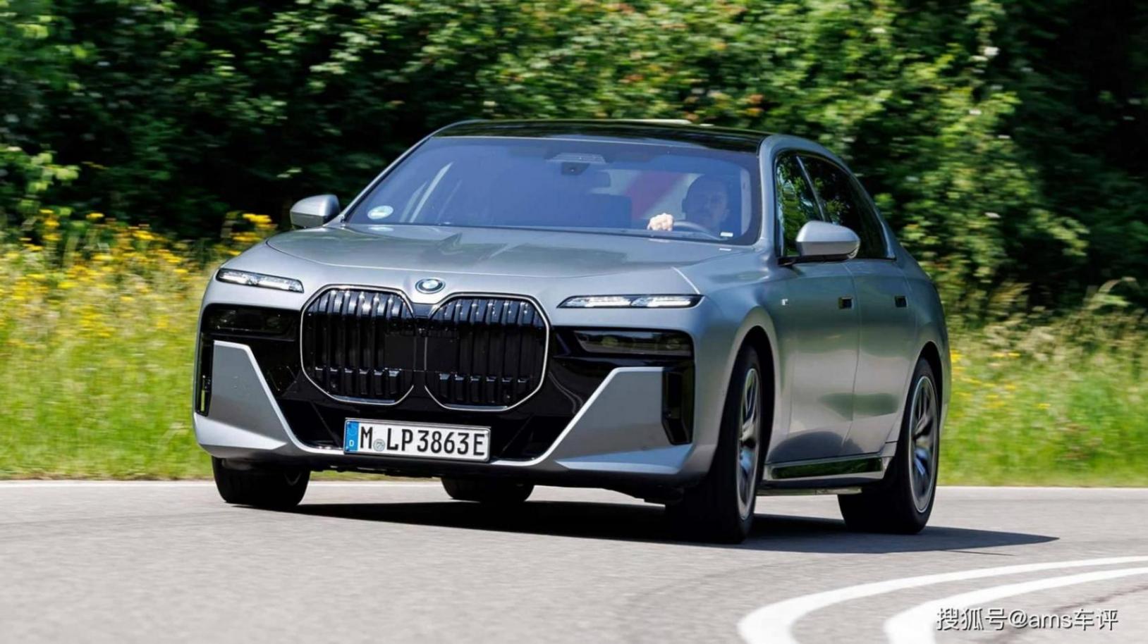 誰是最強電動豪華轎車?BMW i7與奔馳EQS的巔峰對決