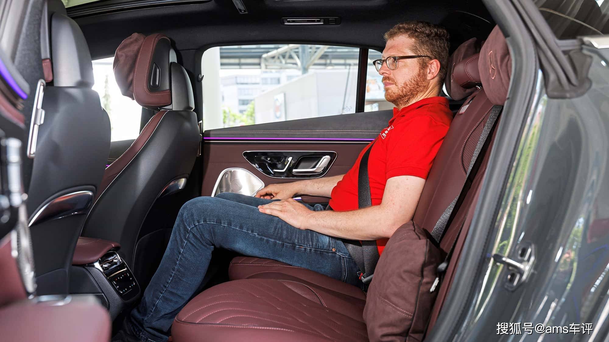 誰是最強電動豪華轎車?BMW i7與奔馳EQS的巔峰對決