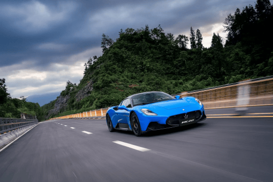 意行山水賞秋韻,瑪莎拉蒂開啟鄂西秘境“生而無界”之旅