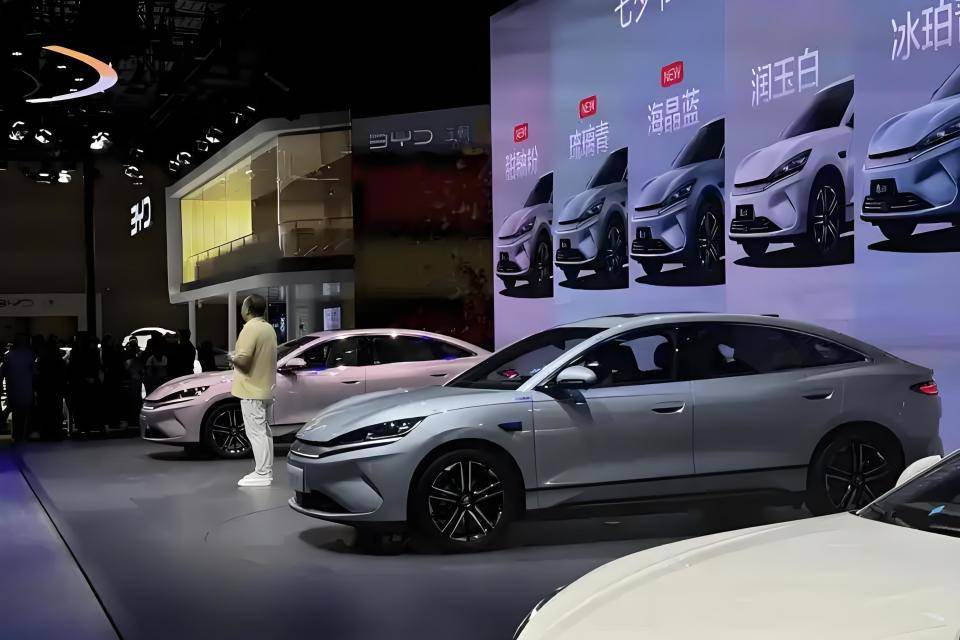 29.2萬輛!難怪比亞迪9月跟“瘋了”一樣,原來是給這幾天憋大招