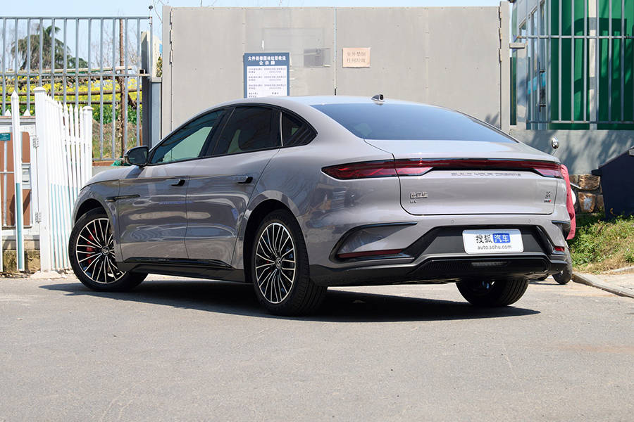 新增車色/續(xù)航提升 比亞迪漢長(zhǎng)續(xù)航版售價(jià)15.98萬(wàn)起