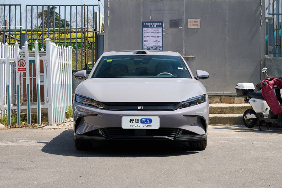 新增車色/續(xù)航提升 比亞迪漢長(zhǎng)續(xù)航版售價(jià)15.98萬(wàn)起