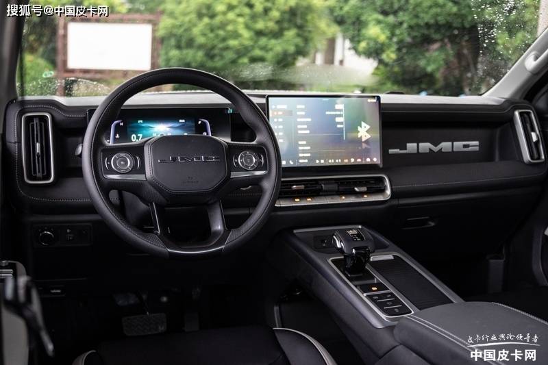 從實用伙伴到生活同行者 寶典與域虎的用戶價值進化論