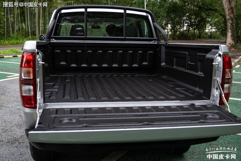 從實用伙伴到生活同行者 寶典與域虎的用戶價值進化論