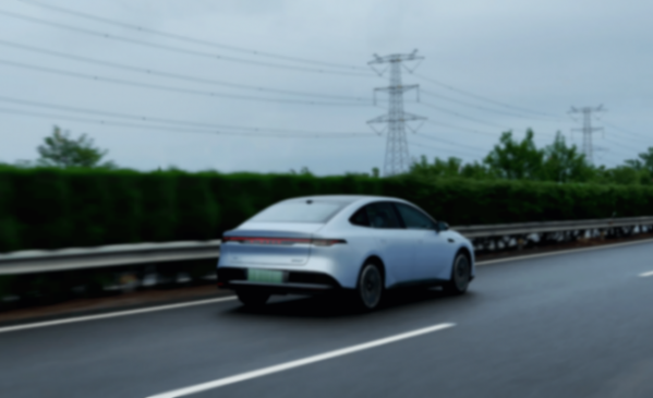 高速實測東風日產N7頂配:底盤風格反差、續航打7.4折