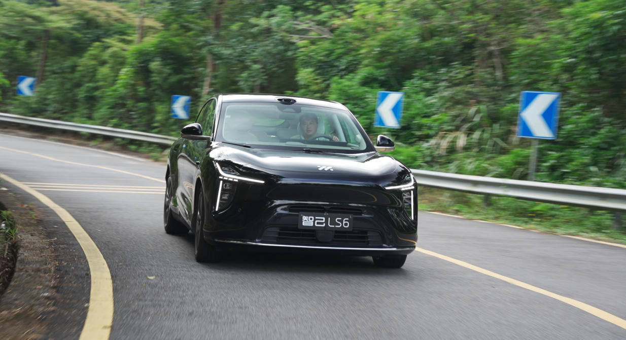 為啥增程車銷量都好,是因?yàn)榧冸娎m(xù)航長(zhǎng)比插混更適合家用嗎?