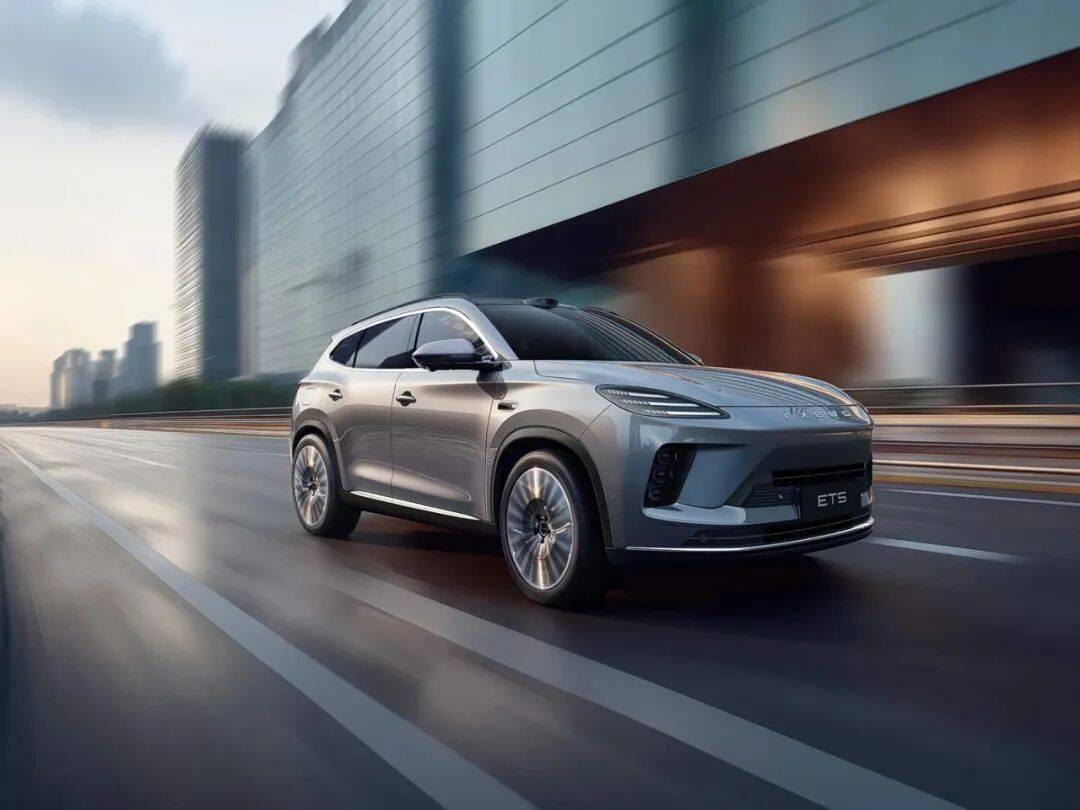 車企開啟“搶人”大戰!兜底“購置稅補貼”助力車市再火一把?