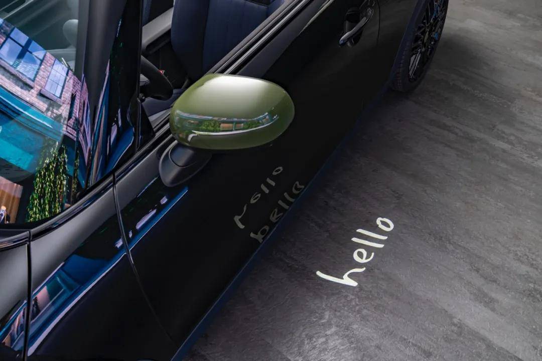 在如此喧嘩的世界里,“優雅的叛逆”震耳欲聾