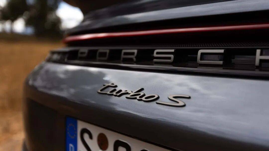 全新保時捷911 Turbo S賣這么貴,是有道理的