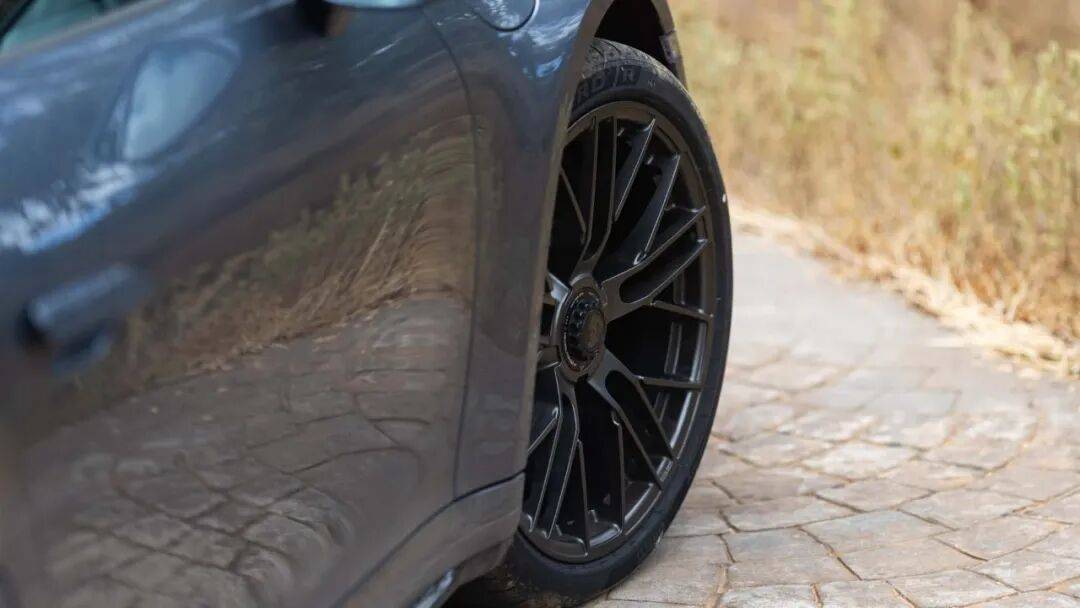 全新保時捷911 Turbo S賣這么貴,是有道理的