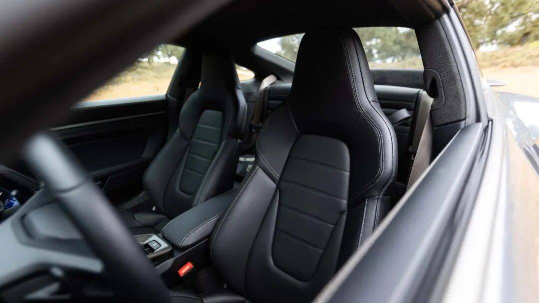 全新保時捷911 Turbo S賣這么貴,是有道理的