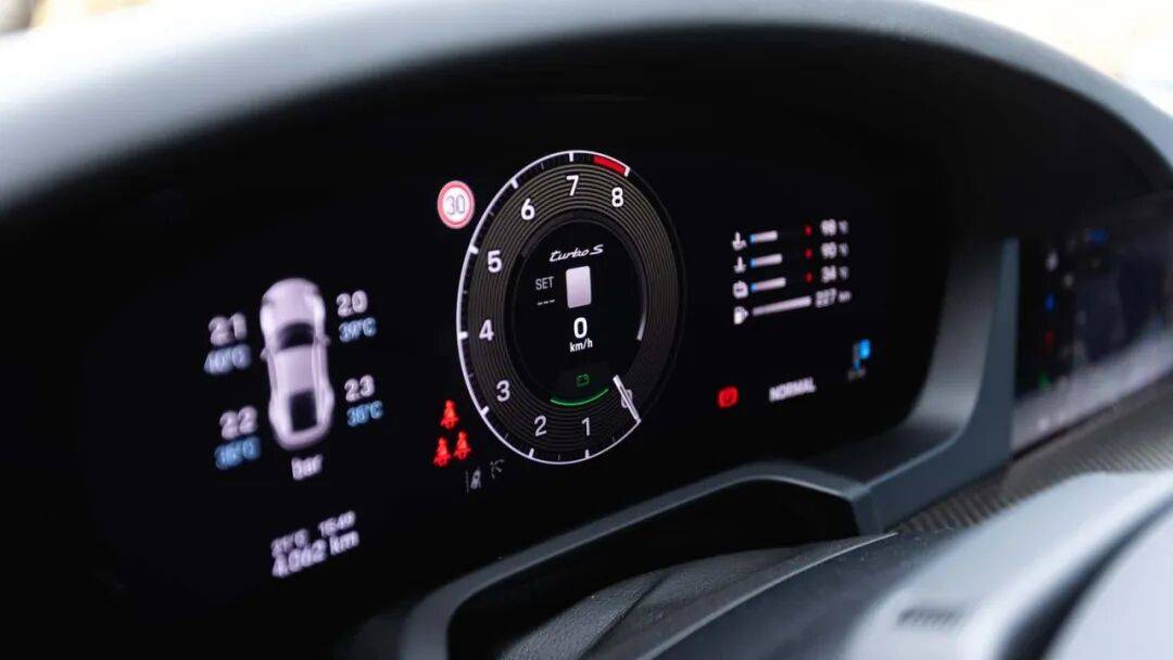 全新保時捷911 Turbo S賣這么貴,是有道理的