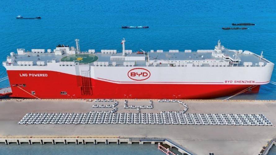 海外市場成關(guān)鍵助力,比亞迪超越特斯拉,全球EV銷量新王誕生