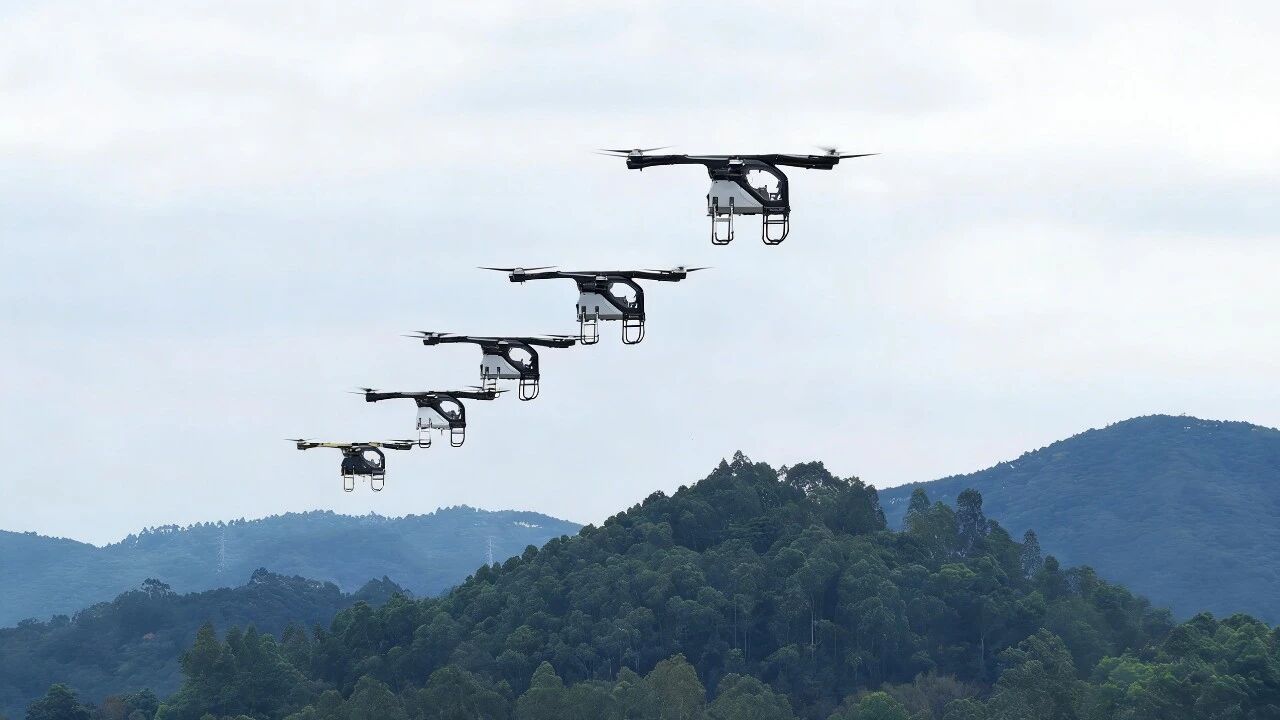 小鵬匯天陸地航母飛行器批量試產(chǎn)下線 小鵬匯天陸地航母飛行器批量試產(chǎn)下線